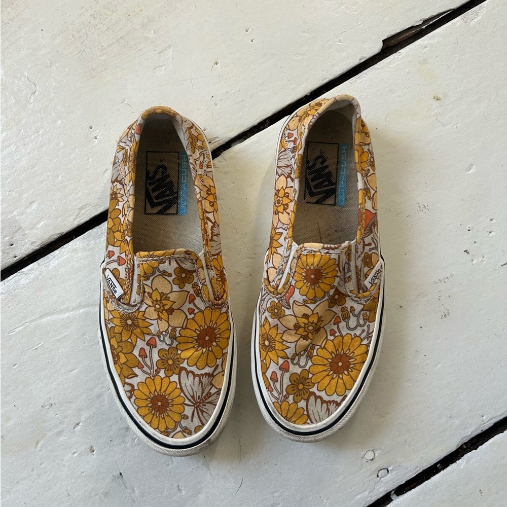 Trippy Floral Slip On Vans
